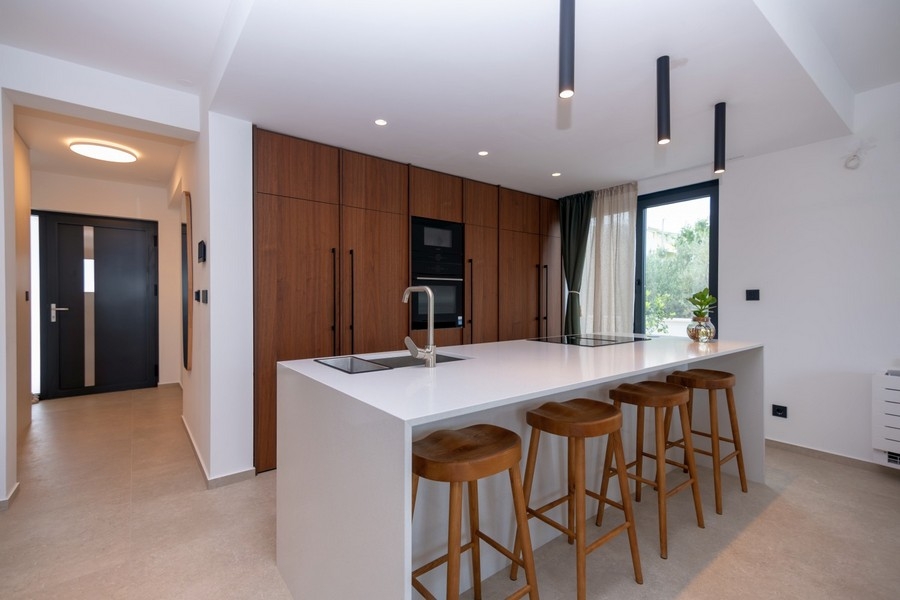 Cucina moderna con isola