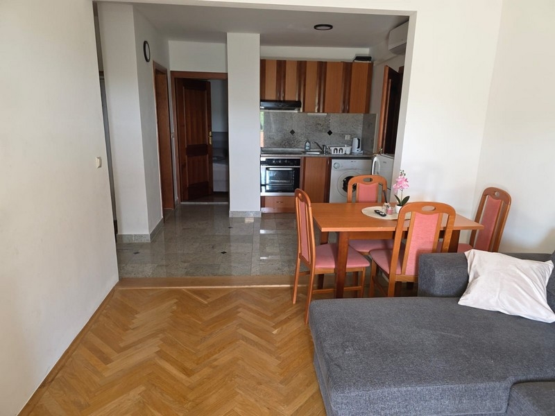 Zona giorno aperta con cucina nella casa in Croazia