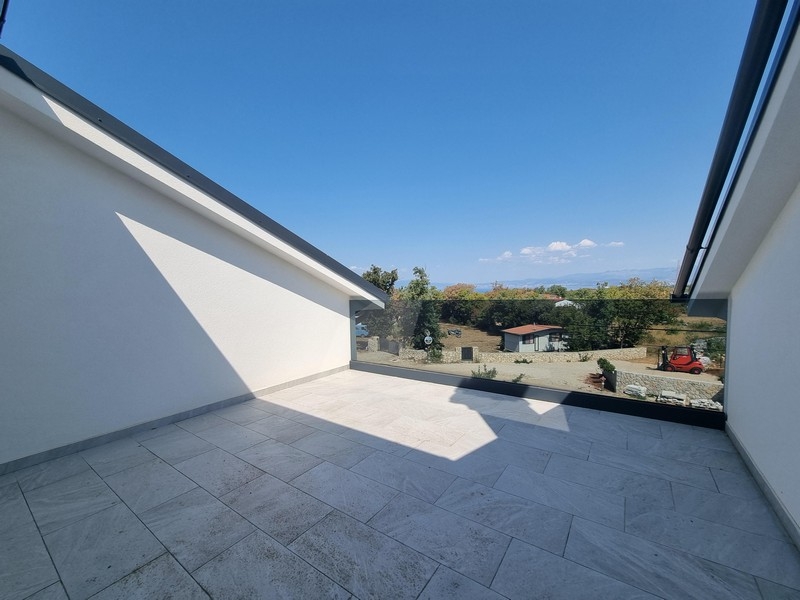 Terrazza coperta con vista mare