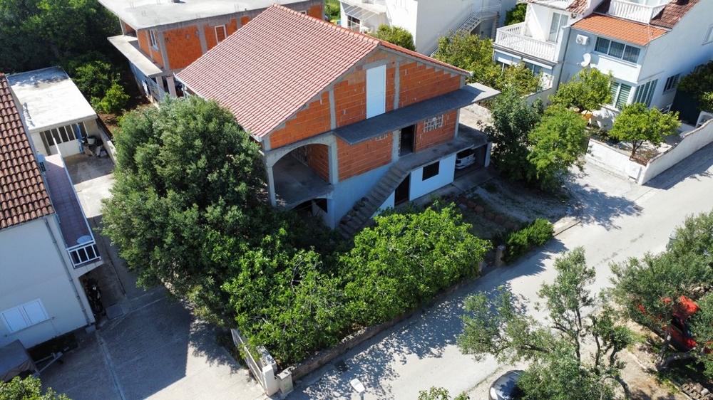 Veduta aerea di casa e terreno a Orebic