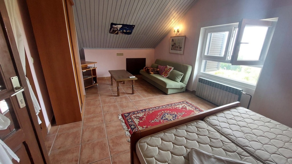 Stanza nel sottotetto con divano e letto, casa a Novalja, H4086