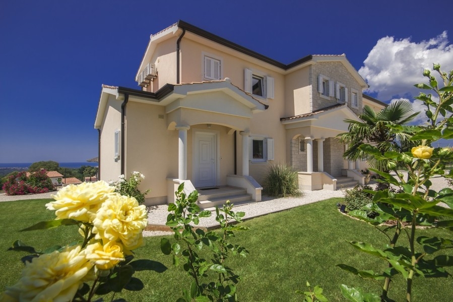 Casa in vendita in Croazia - villa con giardino vicino a Porec in Istria