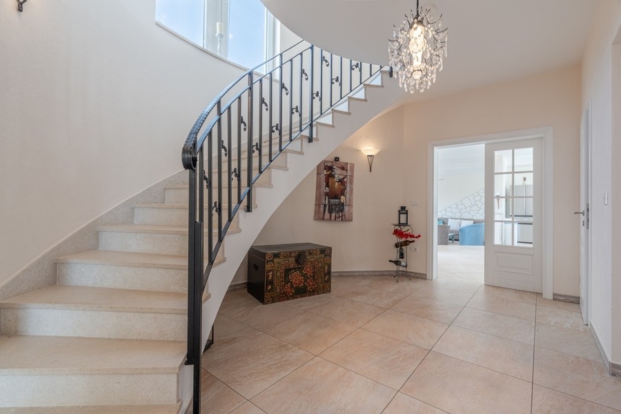 Scala all'interno della villa vicino a Porec