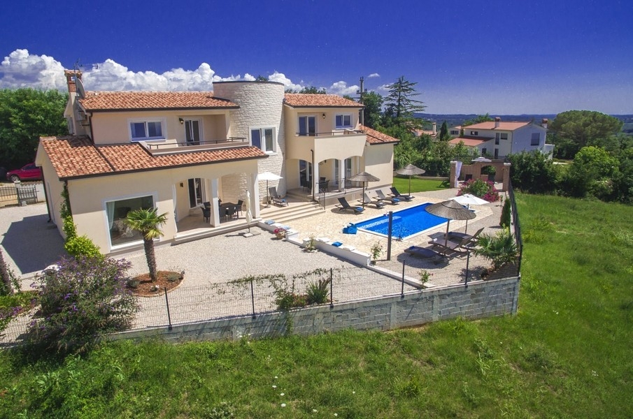 Villa con piscina e giardino vicino a Porec in Istria