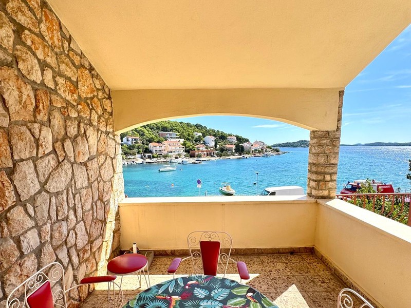 Casa sul mare in vendita a Tisno - vista sulla baia.