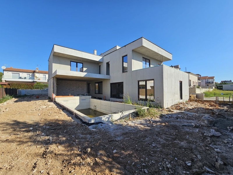 Villa con piscina in costruzione vicino a Novigrad, Istria