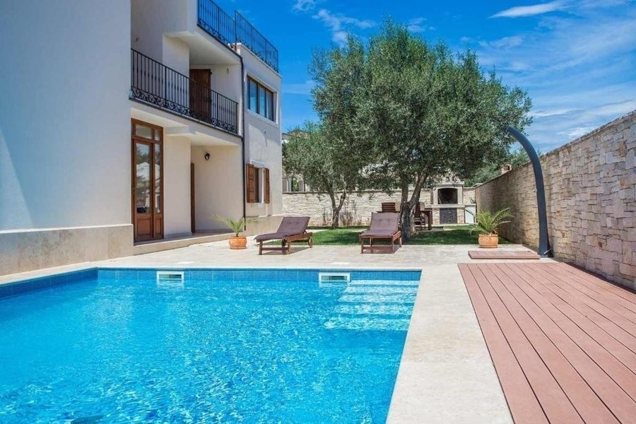 Casa in vendita in Croazia - casa di lusso con piscina a Novigrad