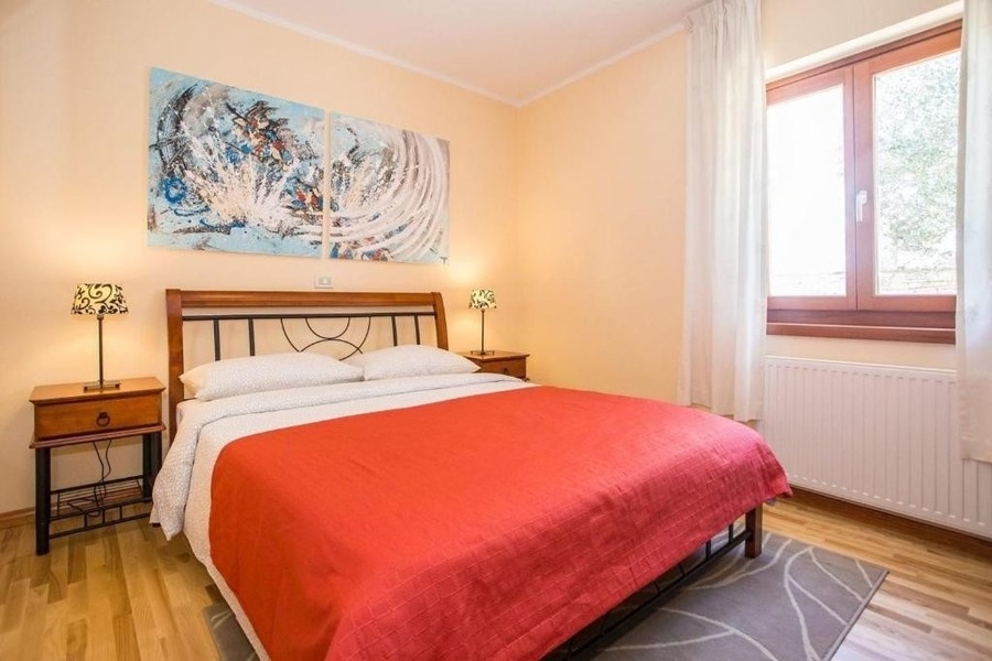 Camera da letto con letto matrimoniale