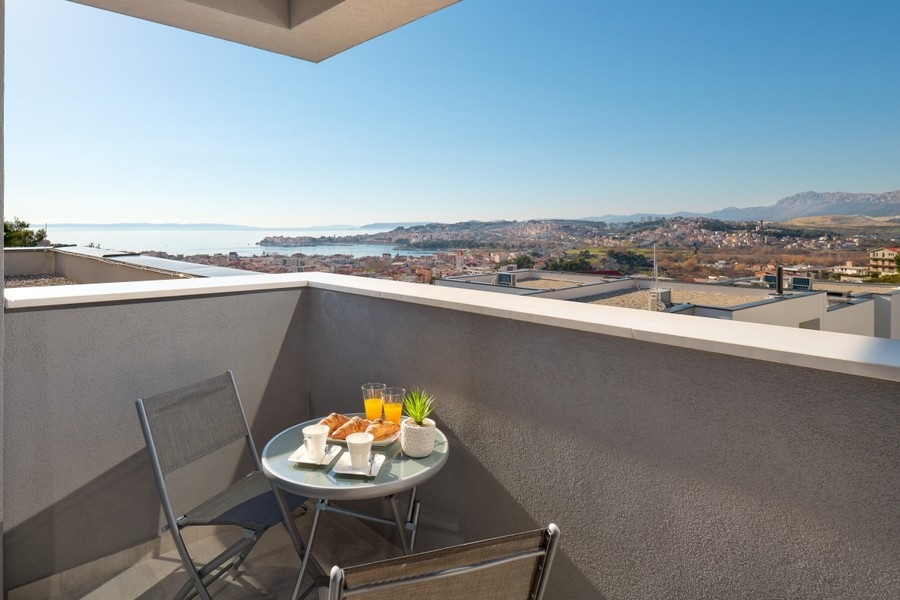 Balcone con vista mare su Podstrana e Split