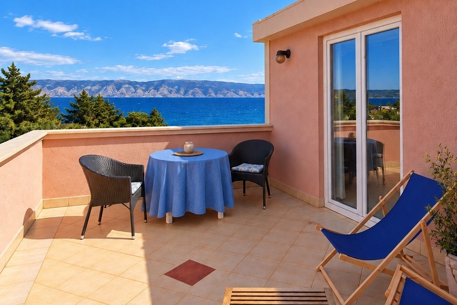 Casa con vista mare e tre unità abitative a Jelsa, isola di Hvar