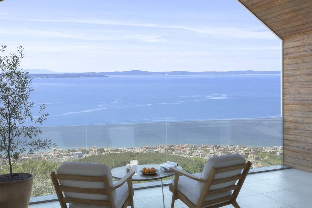 Terrazza con zona salotto e vista sull'Adriatico