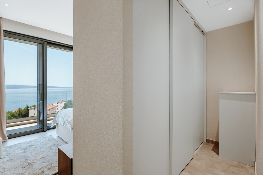 Camera da letto con armadio a muro
