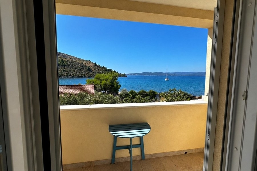 Villa con vista mare vicino a Rogoznica, a pochi passi dal mare