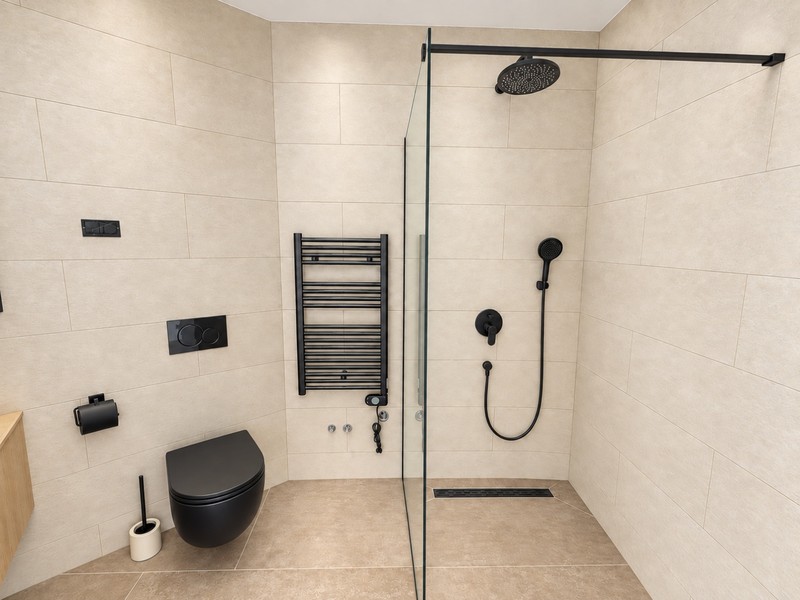 Bagno con doccia a filo pavimento