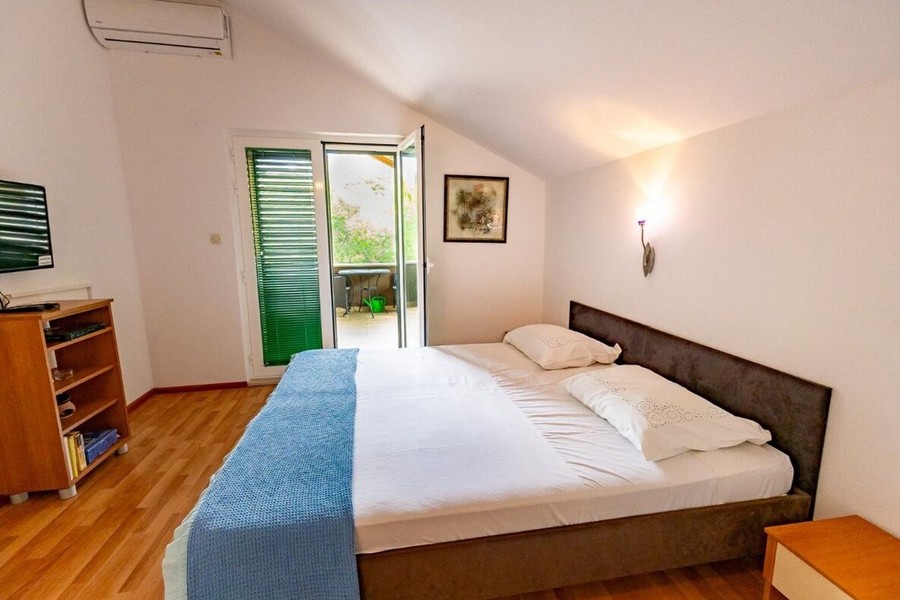 Camera da letto con accesso alla terrazza