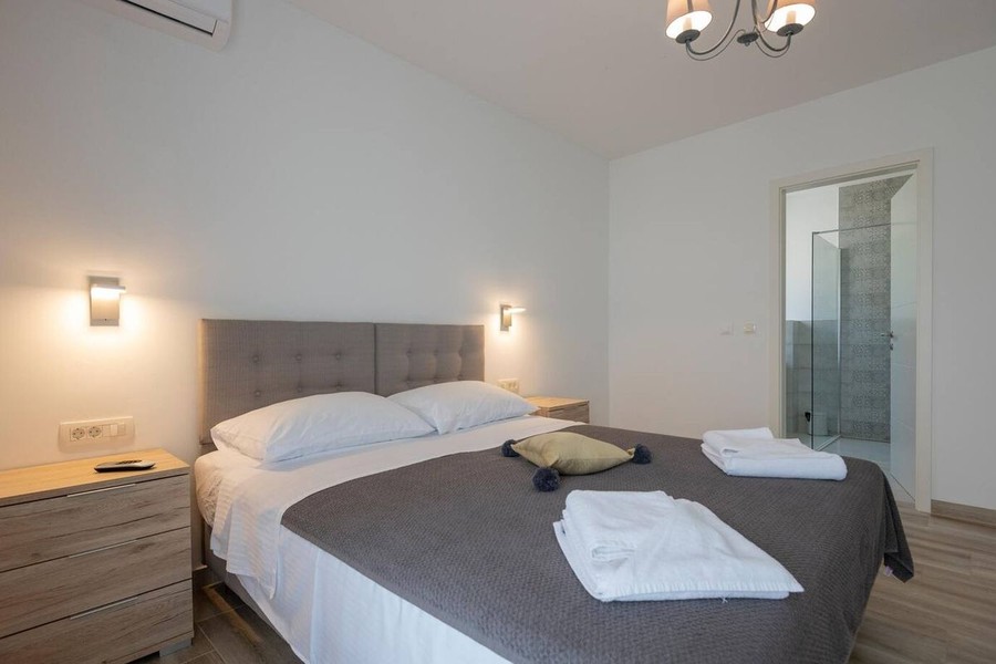 Camera da letto con letto matrimoniale