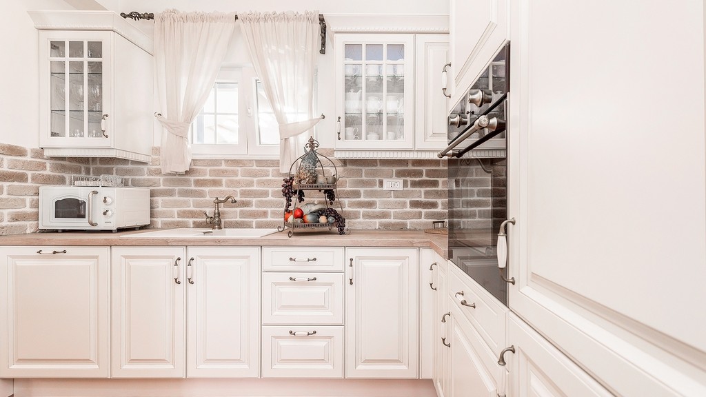 Cucina con elettrodomestici da incasso