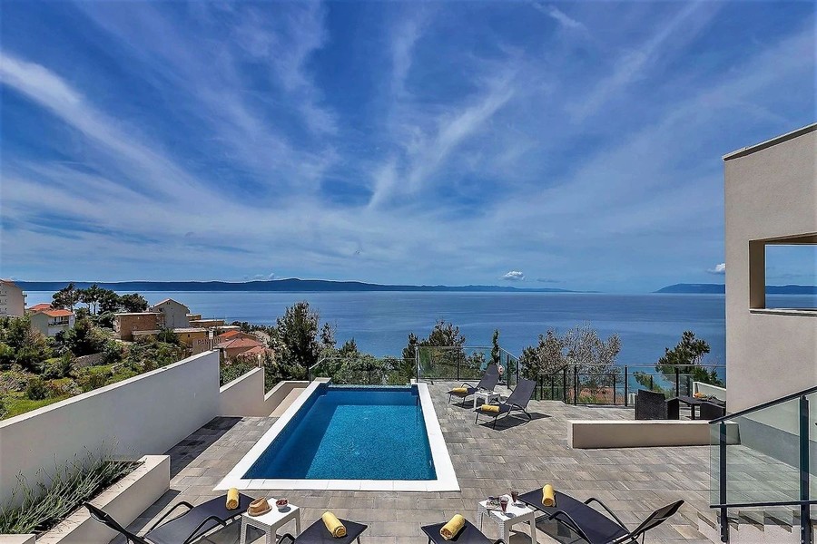 Villa con piscina e vista mare a Brela
