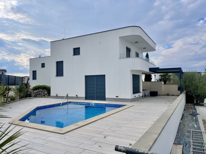 Casa con piscina e zona relax