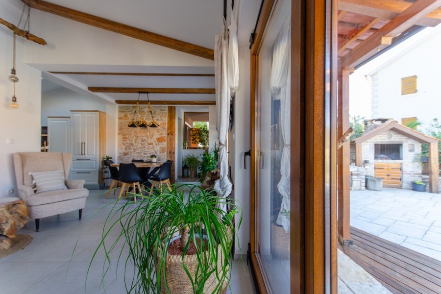 Soggiorno con accesso alla terrazza