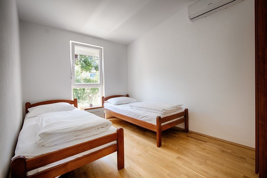 Camera da letto con due letti singoli