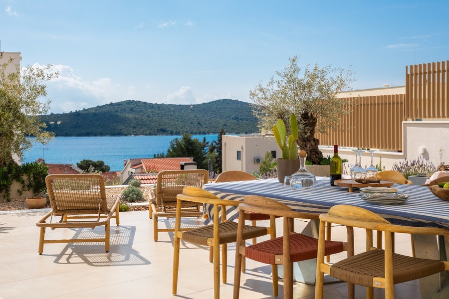 Moderna villa con piscina e vista mare a Primosten
