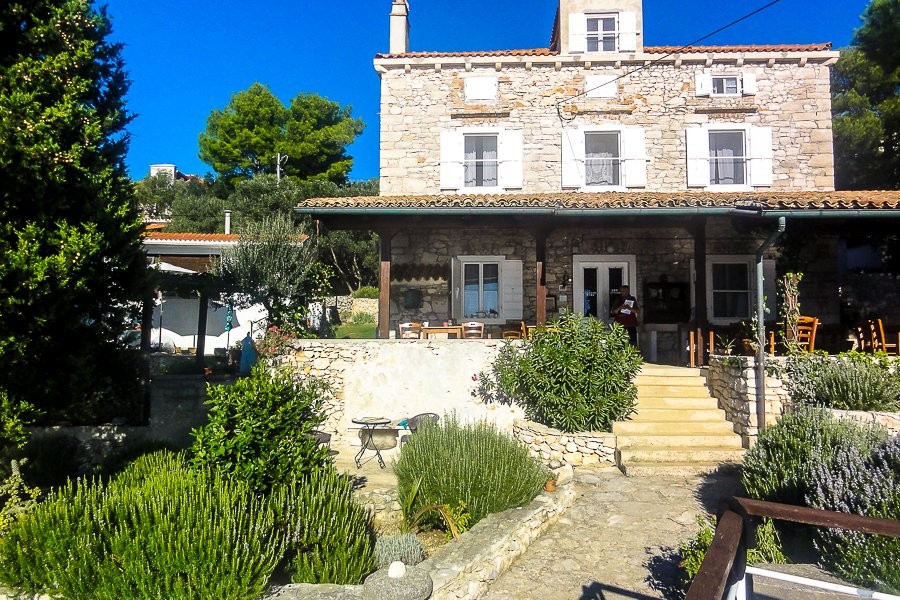 Casa in pietra ristrutturata con giardino sull'Isola di Losinj
