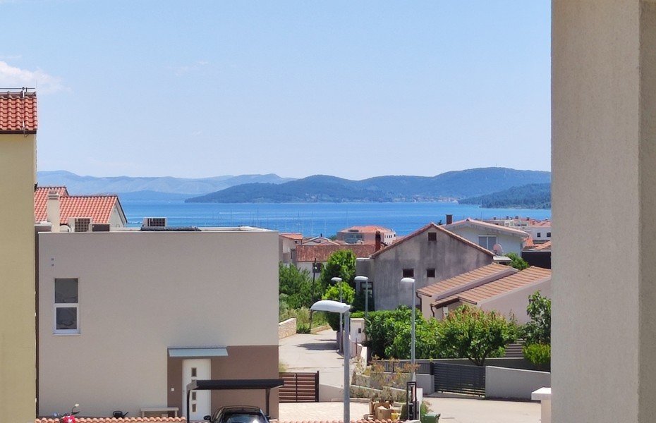 Vista sul mare e sulle isole davanti a Vodice
