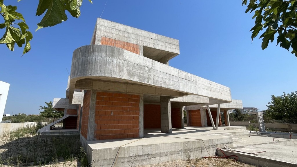 Villa di nuova costruzione allo stato grezzo con piscina a Vodice, Dalmazia