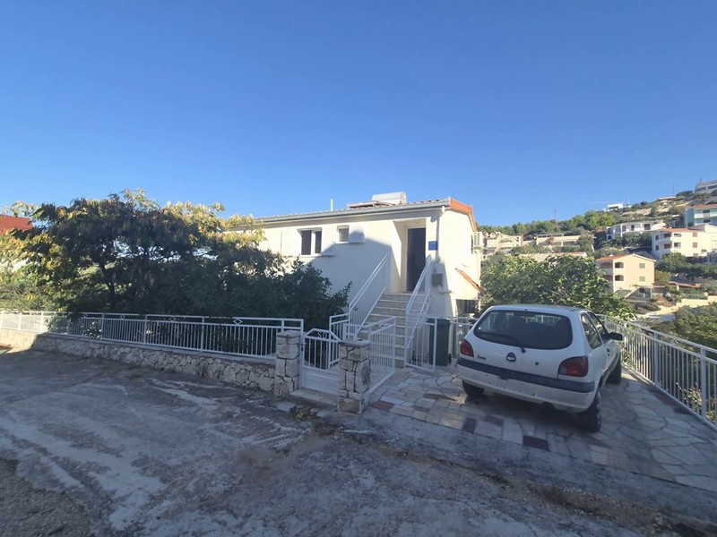 Accesso con scalinata verso la casa