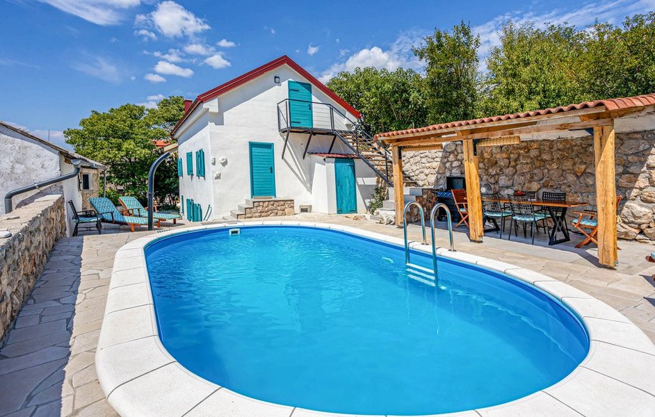 Casa in pietra naturale con piscina a Karlobag, Quarnaro