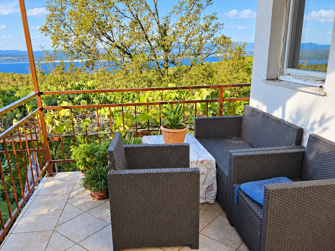 Casa con terrazza e vista mare a Crikvenica