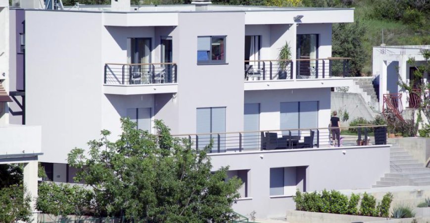 Dal balcone e dalla terrazza si gode una splendida vista sull'Adriatico croato