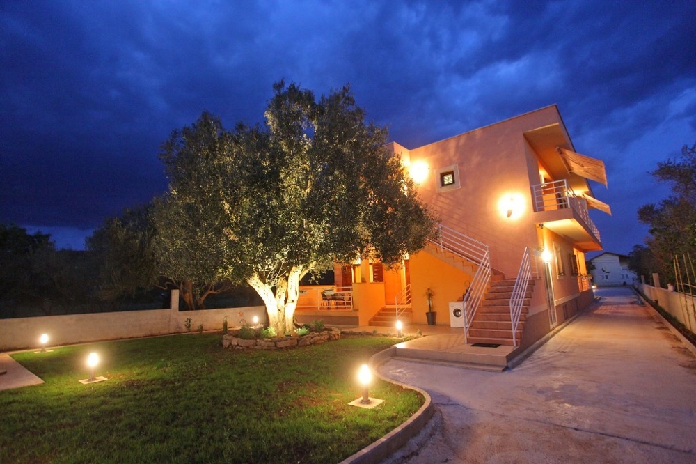 Balcone con vista sull'ambiente mediterraneo.