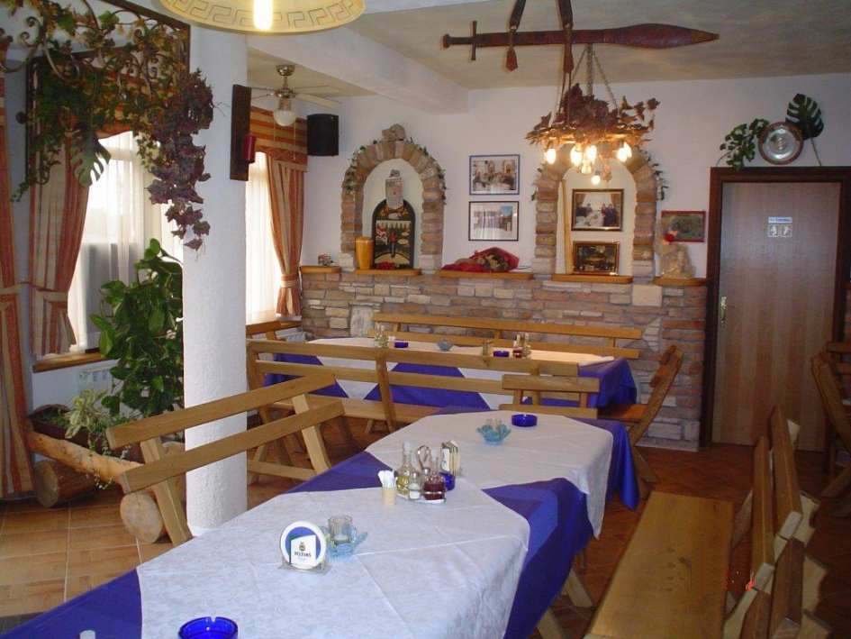 La sala da pranzo della pensione-hotel in Istria, in vendita.