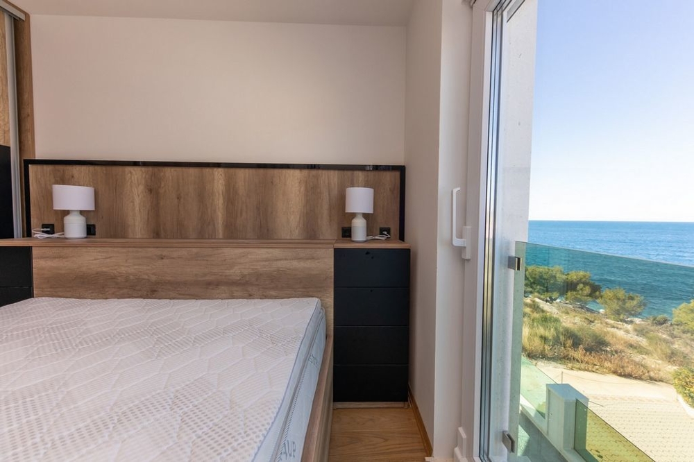 Vista dalla terrazza della villa H742 vicino a Rogoznica.