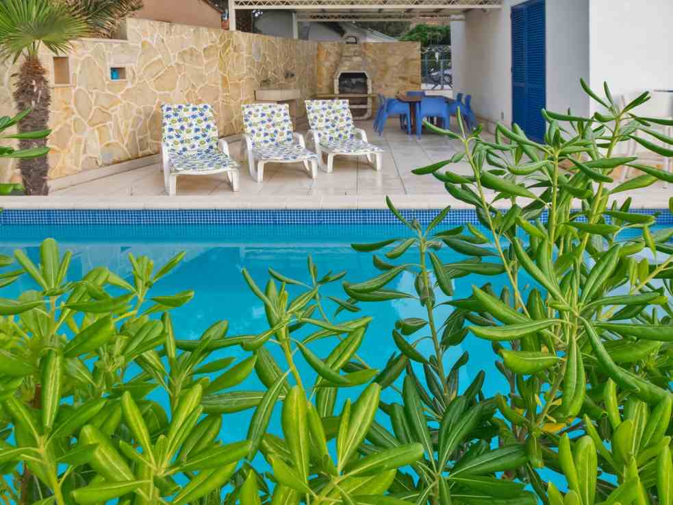 Villa di lusso direttamente sul mare in Croazia sull'isola di Brac in vendita - Panorama Scouting.