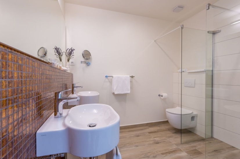 Un altro bagno dell'immobile H934.