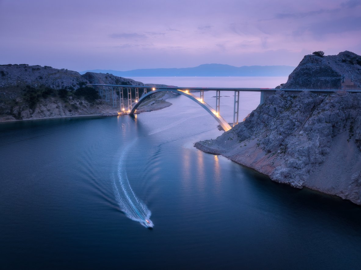 Ponte per l'isola di Krk nel Quarnaro in Croazia