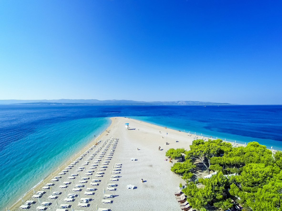 Spiaggia Zlatni Rat sull'isola di Brac in Croazia