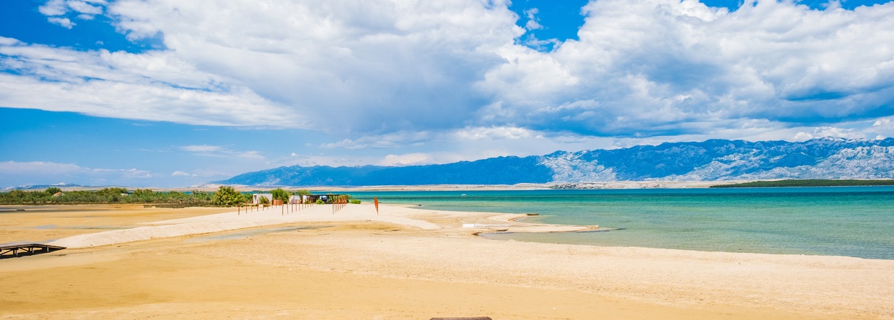 Immobili sull'isola di Vir e nella zona di Nin