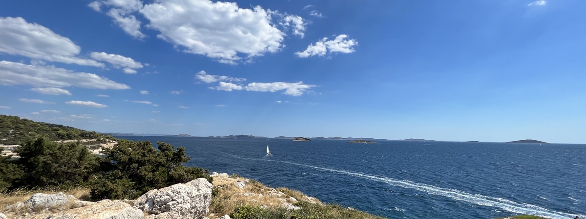 Case e appartamenti vicino al mare in vendita a Murter e a Tisno